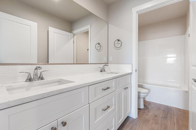 7402 Grapevine Ct, West Richland, WA 99353