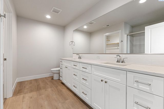 7402 Grapevine Ct, West Richland, WA 99353