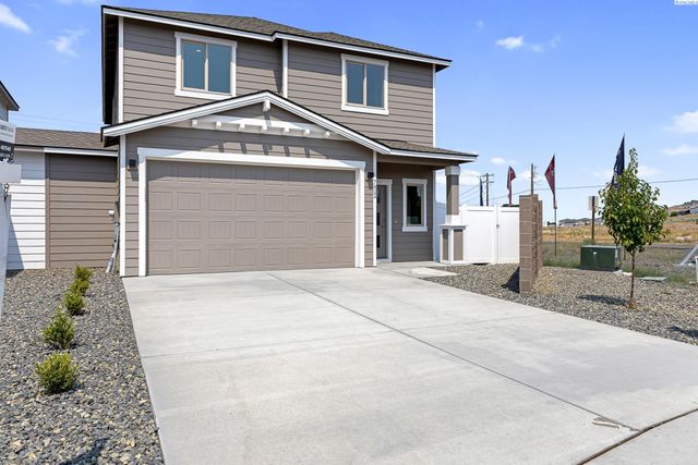 7402 Grapevine Ct, West Richland, WA 99353