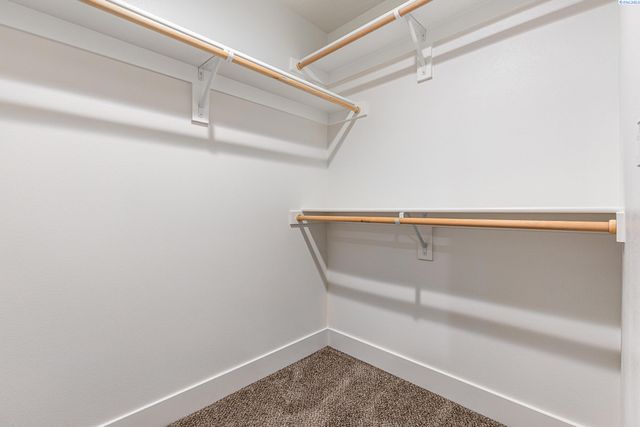 7402 Grapevine Ct, West Richland, WA 99353