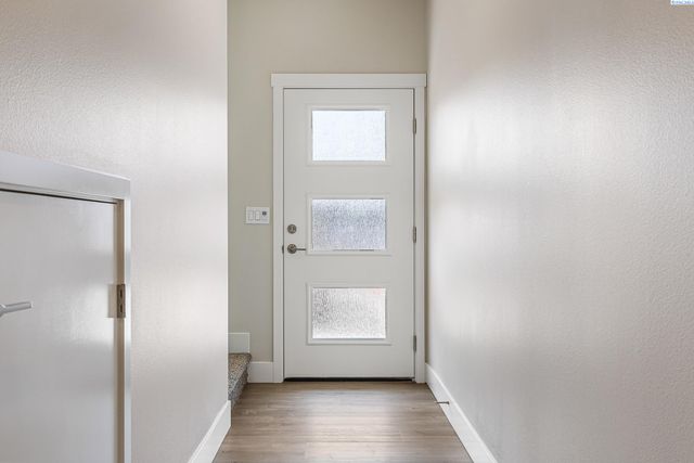 7402 Grapevine Ct, West Richland, WA 99353