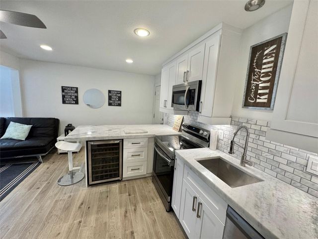 412 Pacific Street 11A, Houston, TX 77006