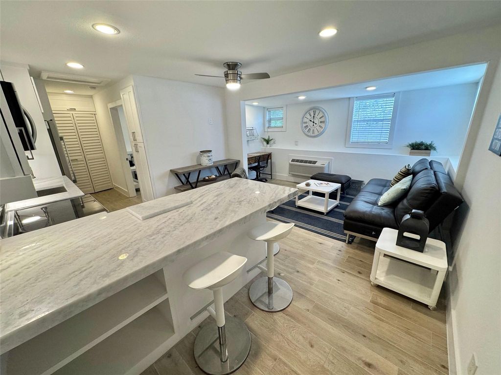 412 Pacific Street 11A, Houston, TX 77006