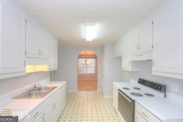 3284 Rockwalk Terrace, Loganville, GA 30052