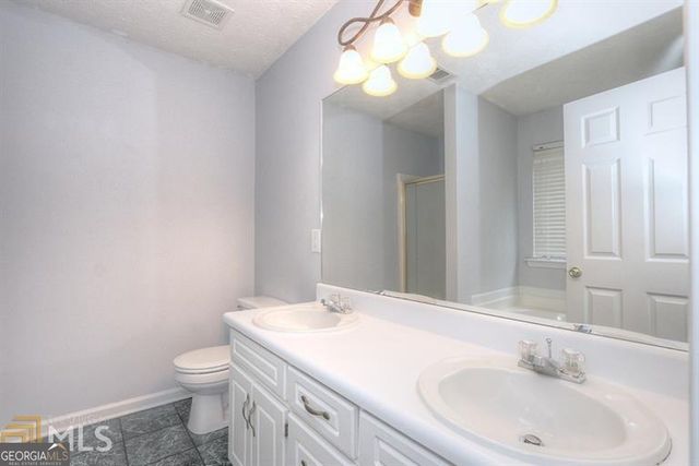 3284 Rockwalk Terrace, Loganville, GA 30052