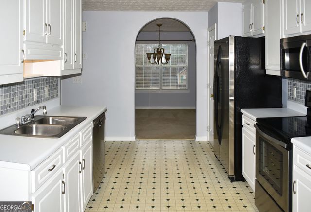 3284 Rockwalk Terrace, Loganville, GA 30052