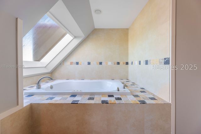 13 Harbourside Ln Apt 7165, Hilton Head Island, SC 29928