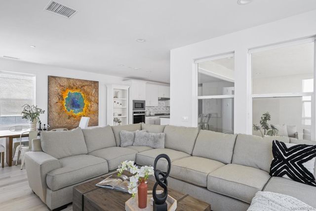 8011 Rubicon Way, San Diego, CA 92126