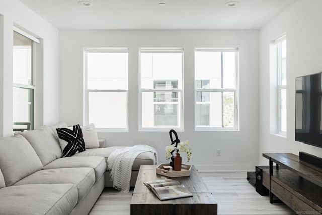 8011 Rubicon Way, San Diego, CA 92126