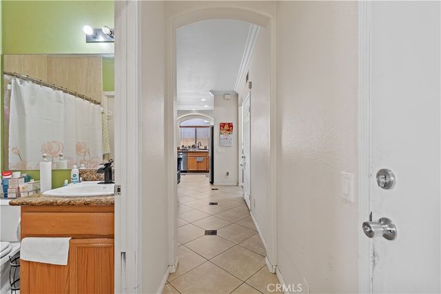 5770 Centerstone Ct, Westminster, CA 92683