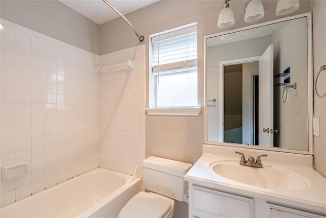 8202 Avocet DR, Austin, TX 78745