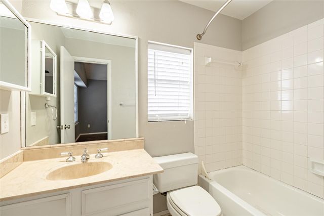 8202 Avocet DR, Austin, TX 78745