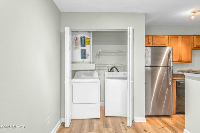 355 Lakepointe Dr Unit 102, Altamonte Springs, FL 32701