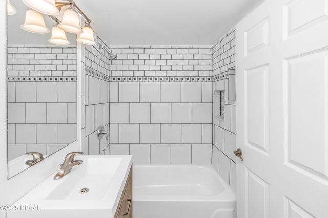 355 Lakepointe Dr Unit 102, Altamonte Springs, FL 32701