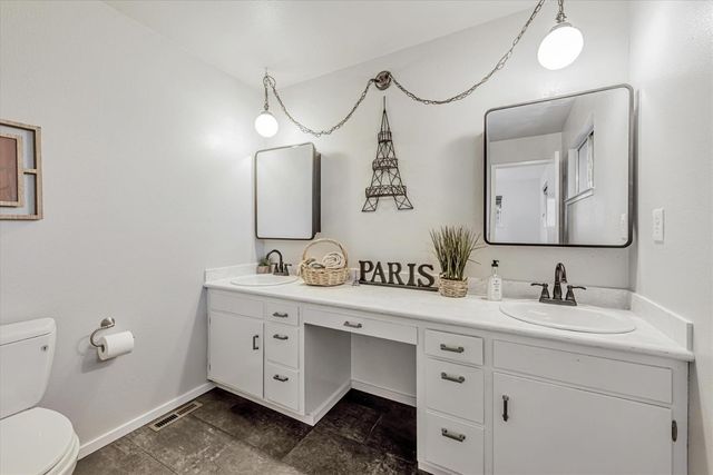 2900 Shady Ln, Pollock Pines, CA 95726