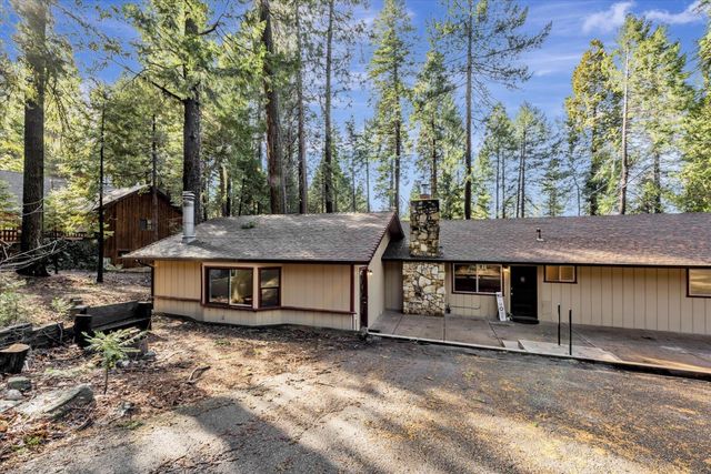 2900 Shady Ln, Pollock Pines, CA 95726