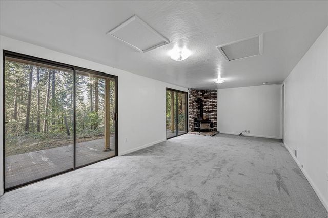 2900 Shady Ln, Pollock Pines, CA 95726