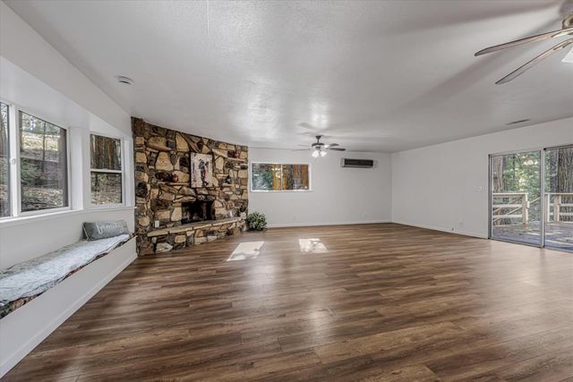 2900 Shady Ln, Pollock Pines, CA 95726