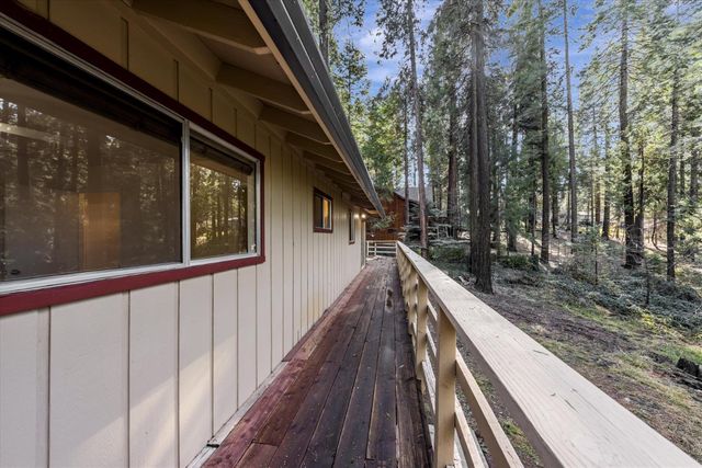 2900 Shady Ln, Pollock Pines, CA 95726