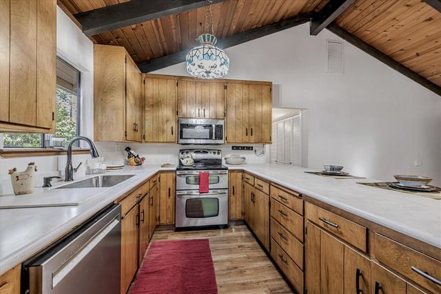 2900 Shady Ln, Pollock Pines, CA 95726
