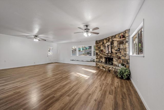2900 Shady Ln, Pollock Pines, CA 95726