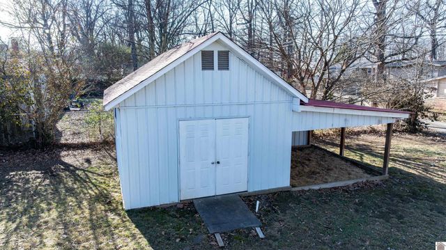 2501 Clay St, Paducah, KY 42001