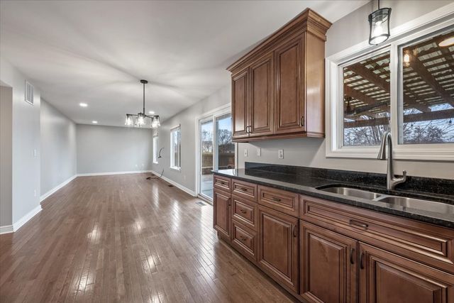 1720 William Drive, Romeoville, IL 60446