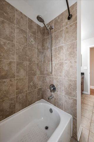 1720 William Drive, Romeoville, IL 60446