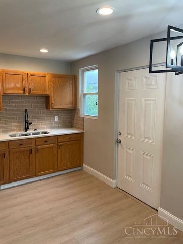 2102 Ross Avenue, Norwood, OH 45212