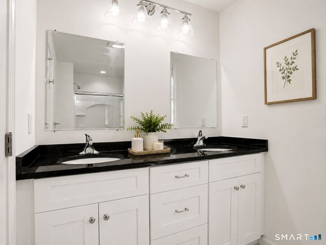 42 Chestnut Street 3, Bethel, CT 06801