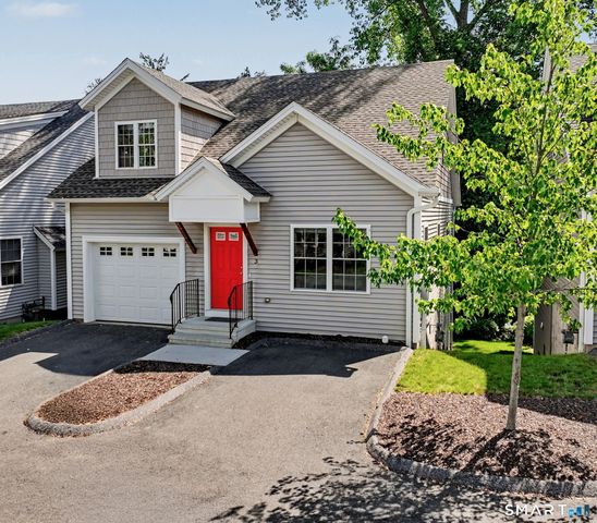 42 Chestnut Street 3, Bethel, CT 06801