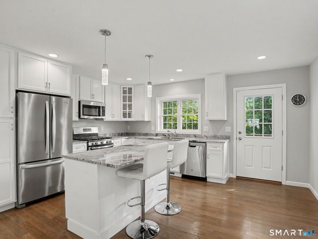 42 Chestnut Street 3, Bethel, CT 06801