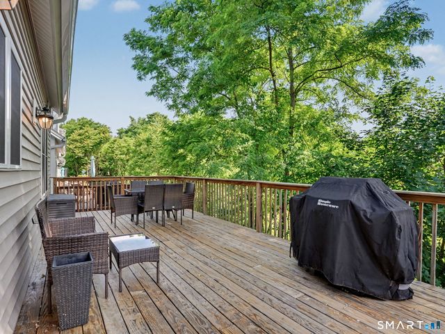 42 Chestnut Street 3, Bethel, CT 06801