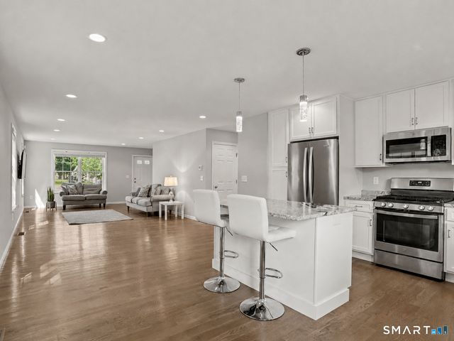 42 Chestnut Street 3, Bethel, CT 06801