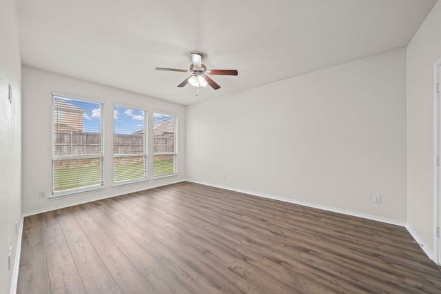 1205 Crest Ridge Drive, Glenn Heights, TX 75154