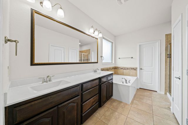 1205 Crest Ridge Drive, Glenn Heights, TX 75154