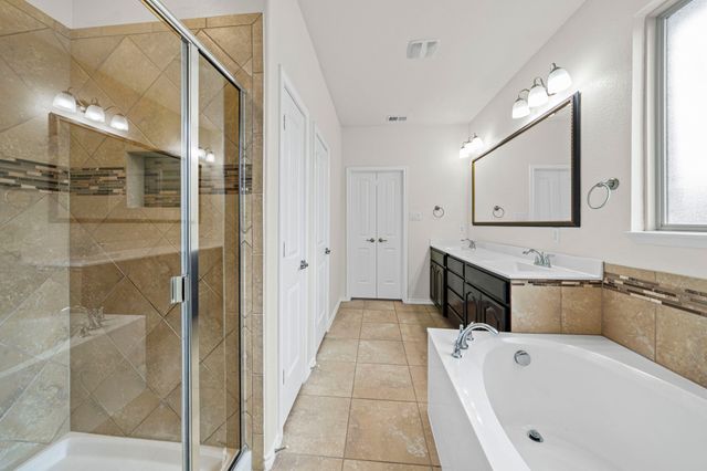 1205 Crest Ridge Drive, Glenn Heights, TX 75154