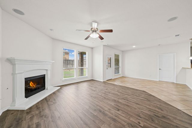 1205 Crest Ridge Drive, Glenn Heights, TX 75154