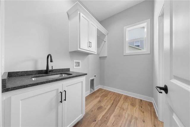 1148 SW Whitby Drive, Lee's Summit, MO 64083