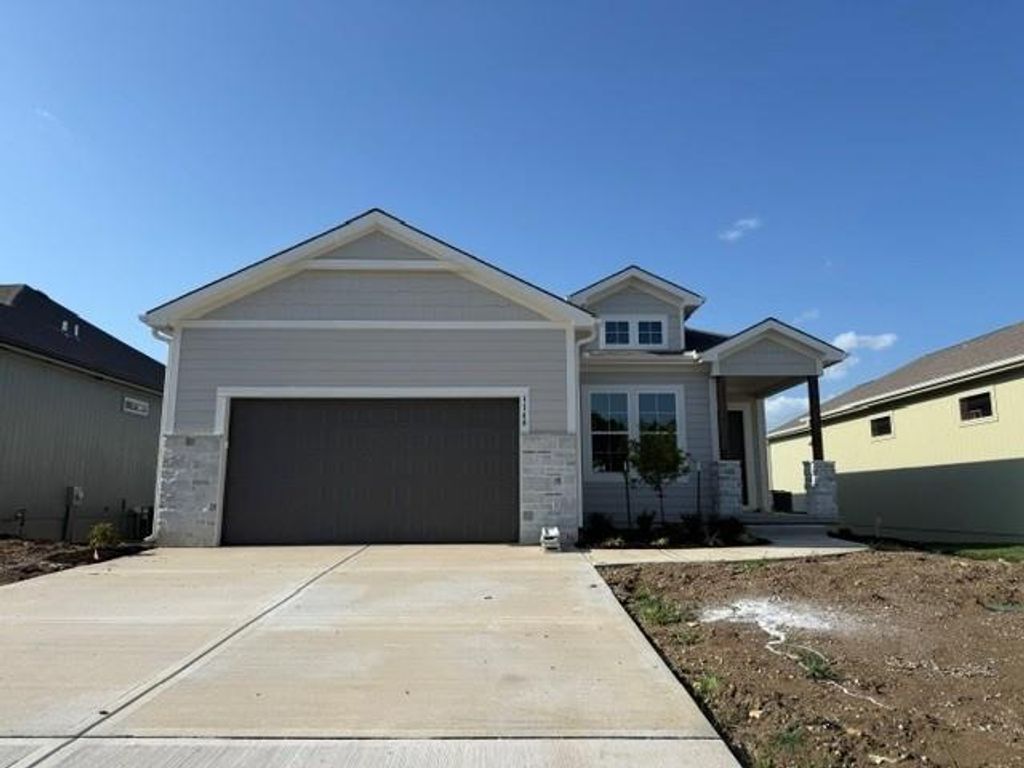1148 SW Whitby Drive, Lee's Summit, MO 64083