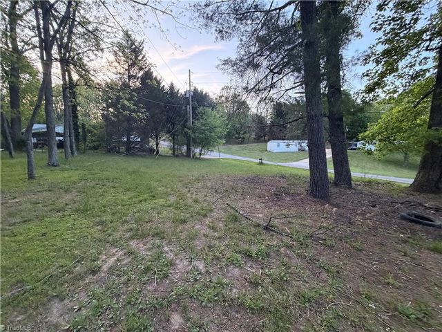 1519 Pipers Gap Road, Mount Airy, NC 27030