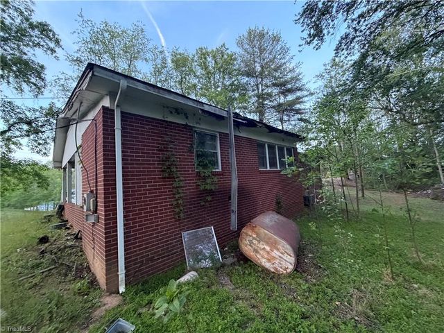 1519 Pipers Gap Road, Mount Airy, NC 27030