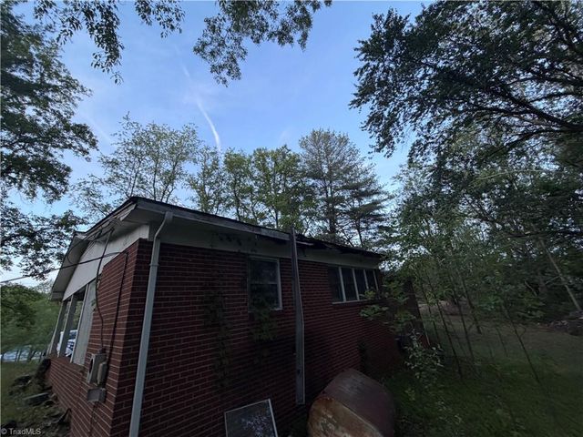 1519 Pipers Gap Road, Mount Airy, NC 27030