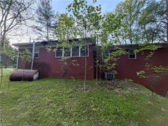 1519 Pipers Gap Road, Mount Airy, NC 27030