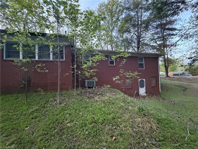 1519 Pipers Gap Road, Mount Airy, NC 27030