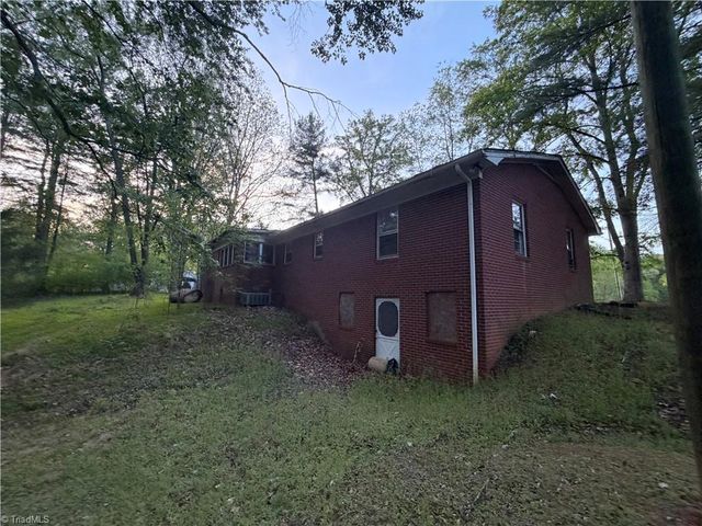 1519 Pipers Gap Road, Mount Airy, NC 27030