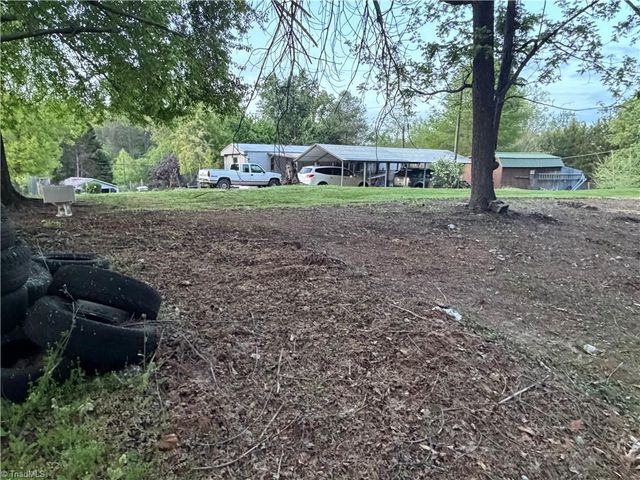 1519 Pipers Gap Road, Mount Airy, NC 27030