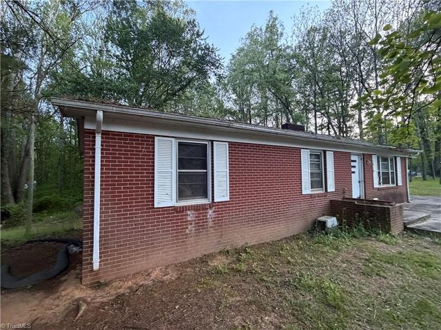 1519 Pipers Gap Road, Mount Airy, NC 27030