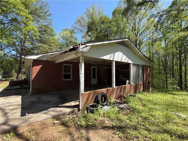 1519 Pipers Gap Road, Mount Airy, NC 27030