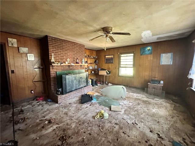 1519 Pipers Gap Road, Mount Airy, NC 27030